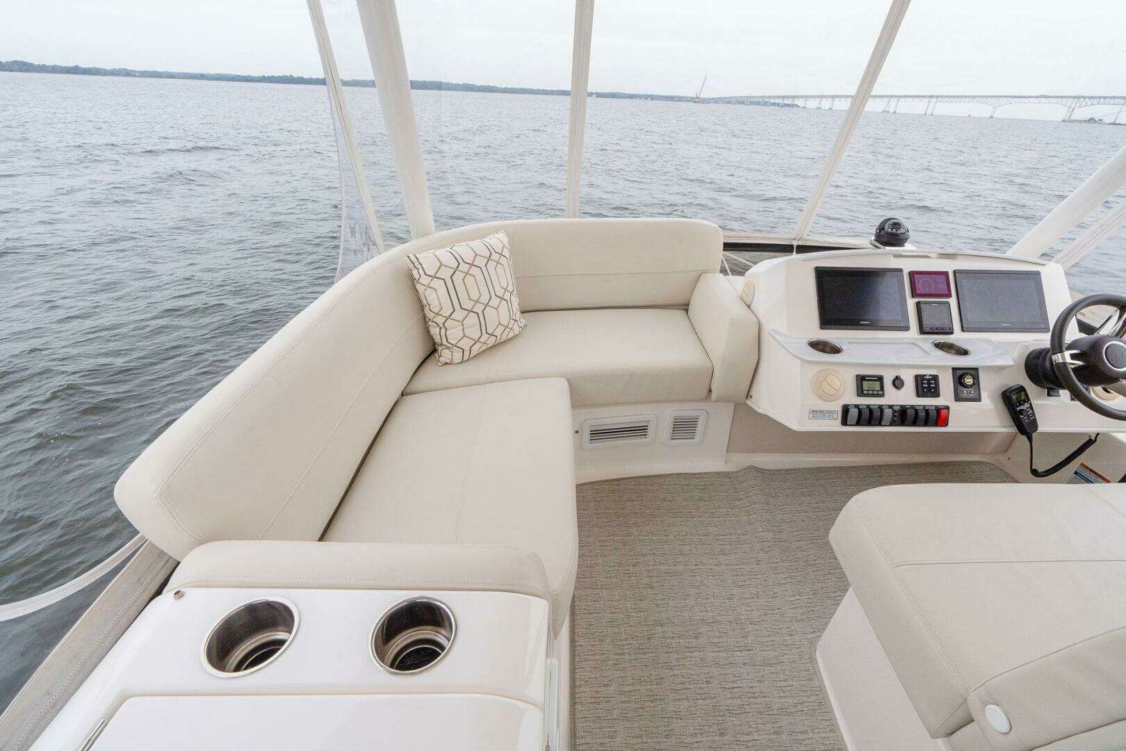 2021 Tiara Yachts 4400 Flybridge - Image 46