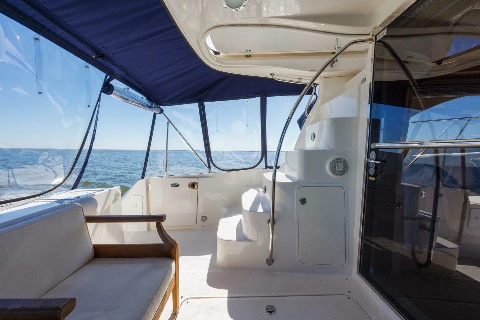 2006 Sea Ray 52 Sedan Bridge - Image 27