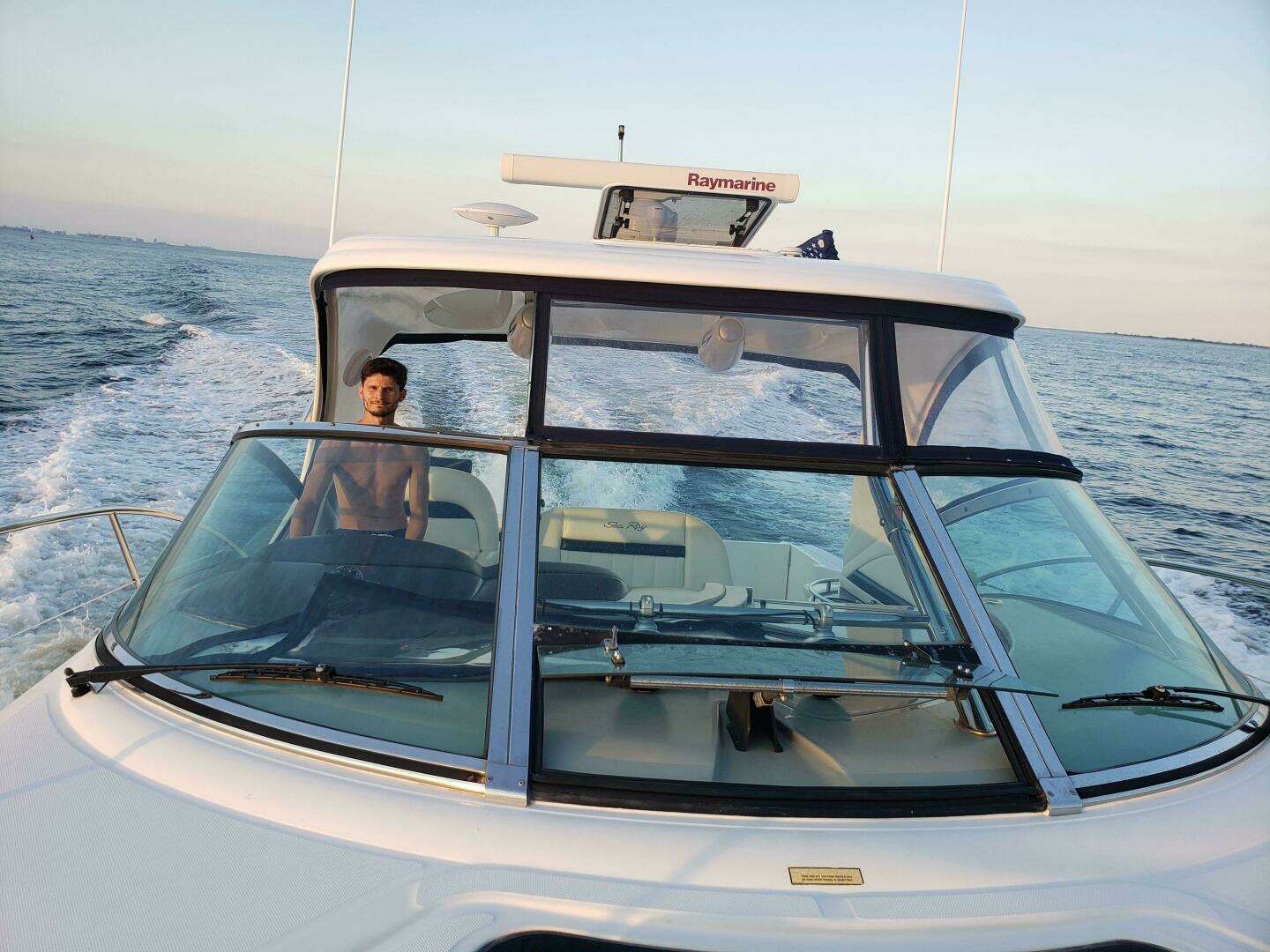 2004 Sea Ray 390 Sundancer - Image 4