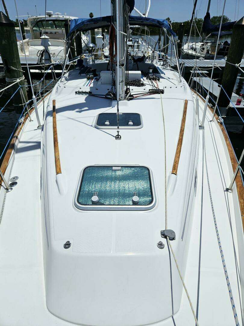 2000 Beneteau 36 Center Cockpit - Image 9