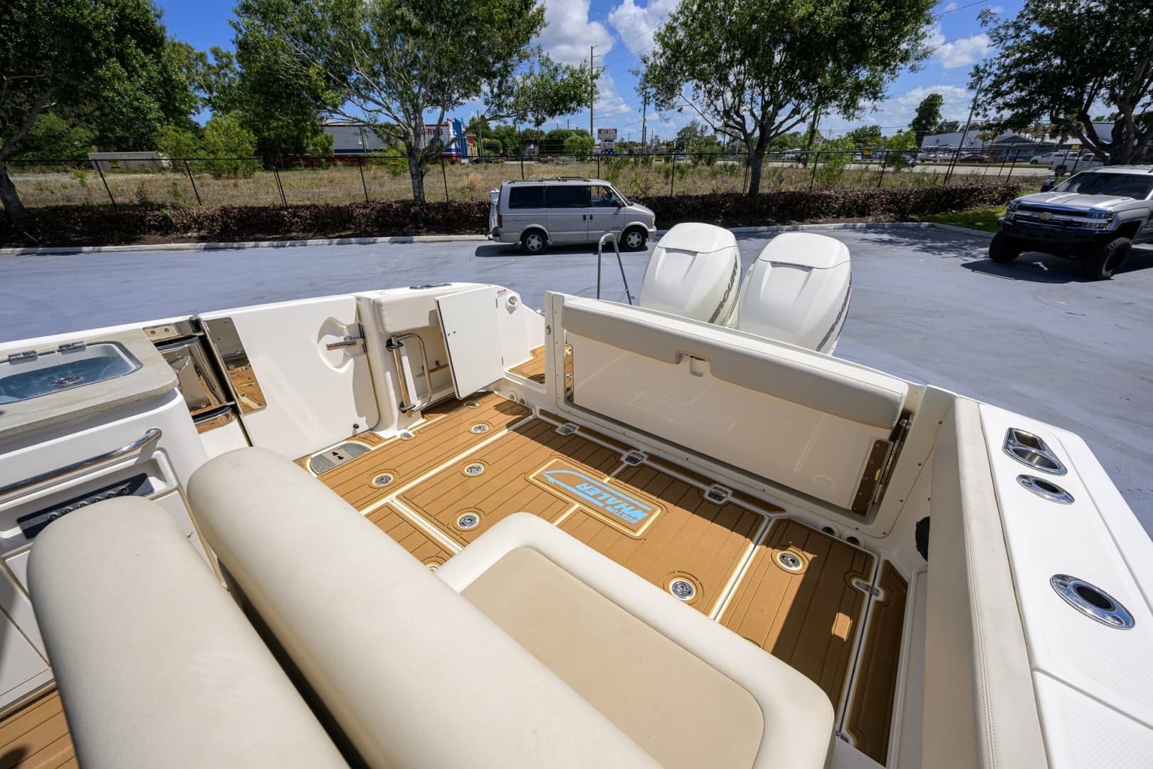 2023 Boston Whaler Vantage - Image 20