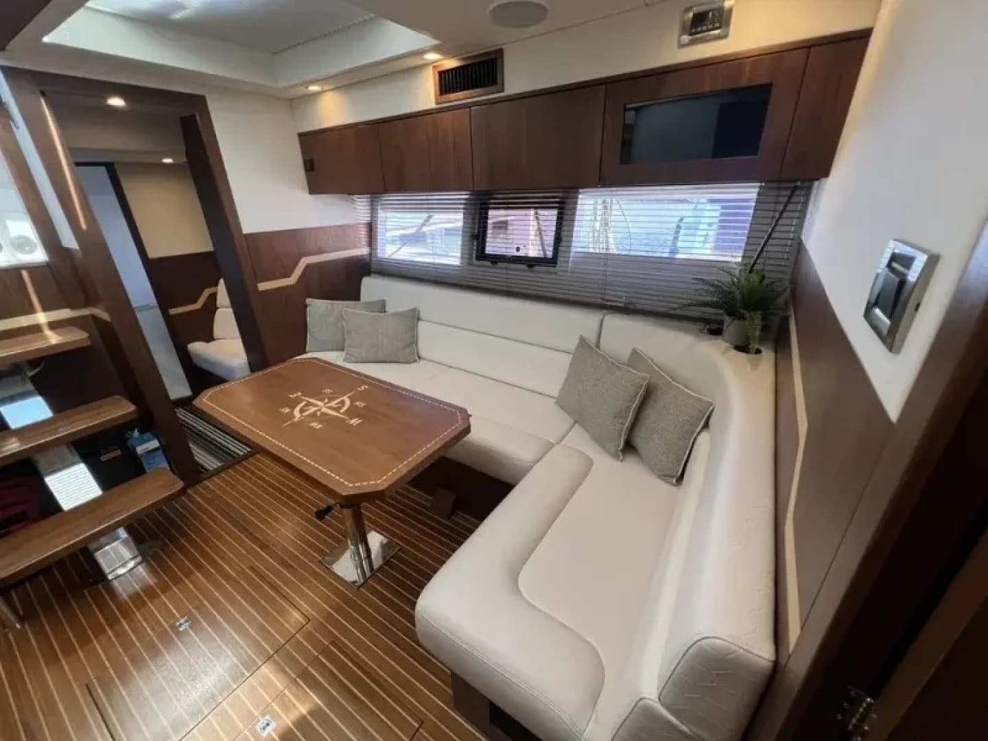 2016 Galeon 405 HTS - Image 15
