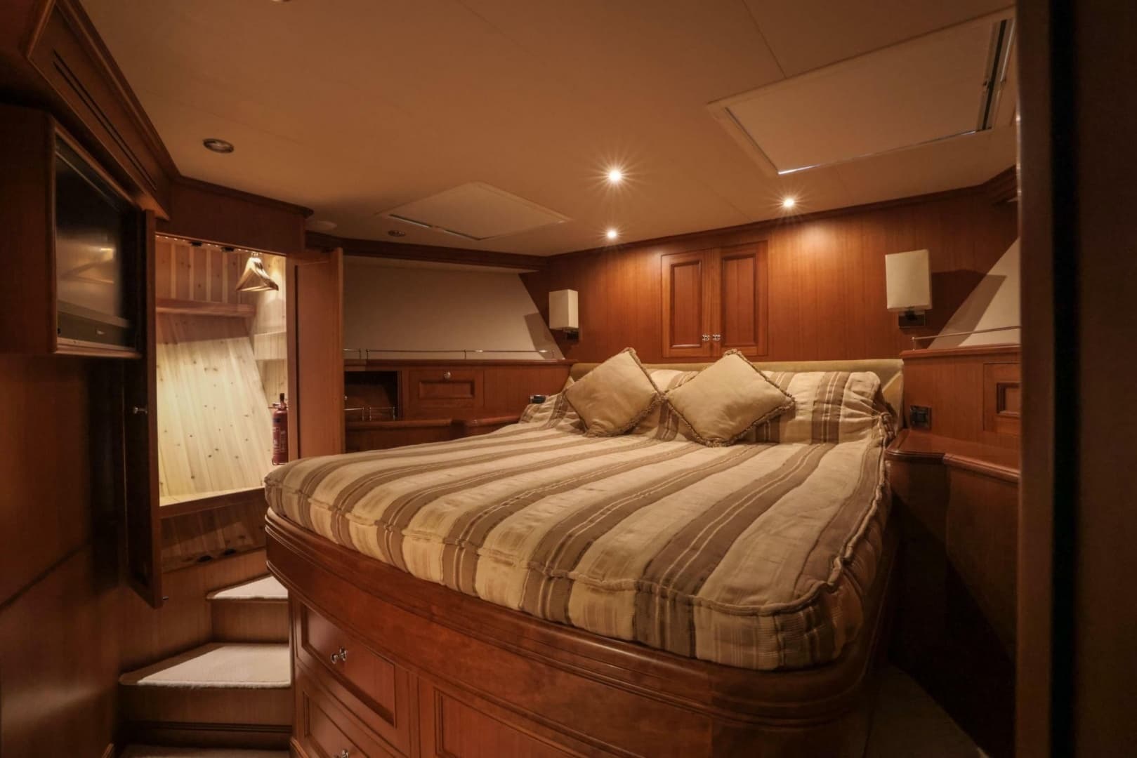 2010 Marlow Explorer 72E-CB - Image 34
