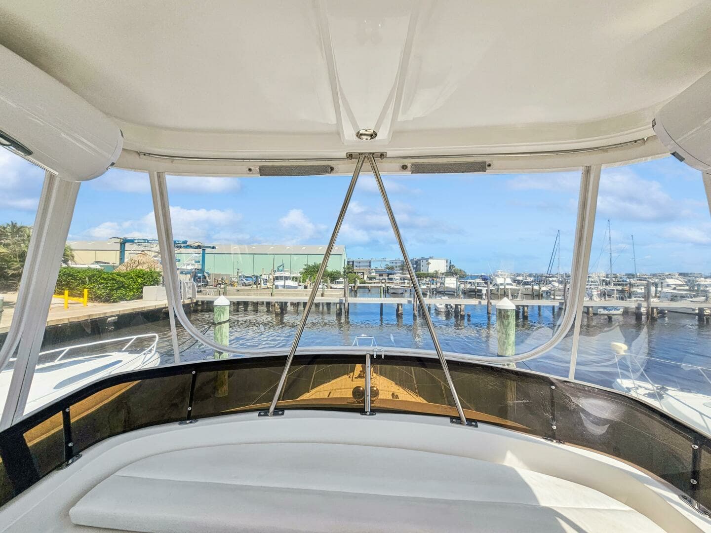 2001 Mediterranean 38 Convertible - Image 5