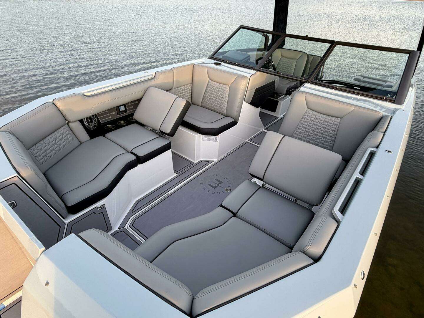 2023 Correct Craft Ingenity 23EL2 Electric Boat - Image 43