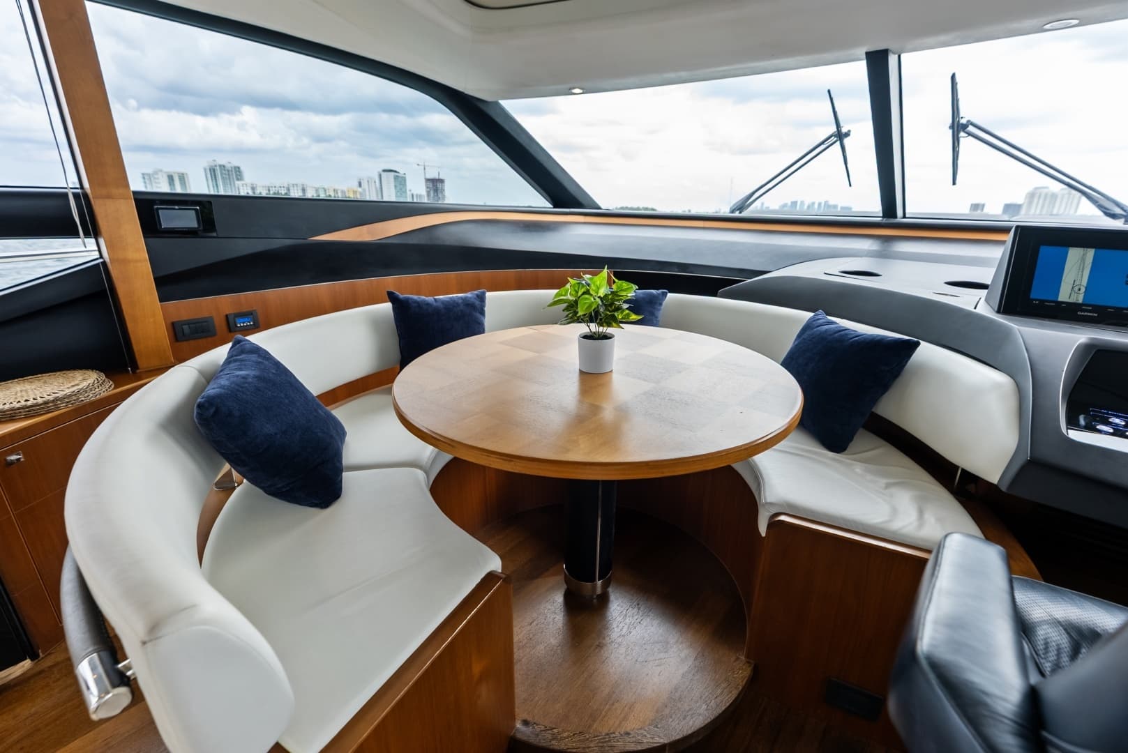 2014 Princess S72 - Image 99