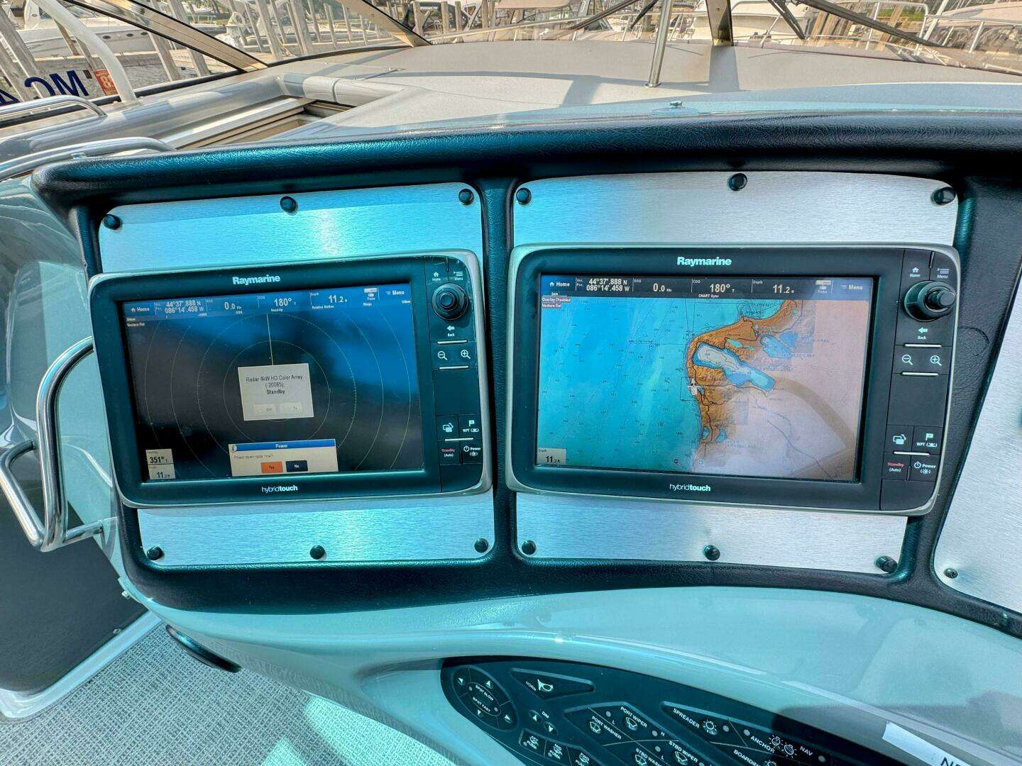 2005 Cruisers Yachts 540 Express - Image 35