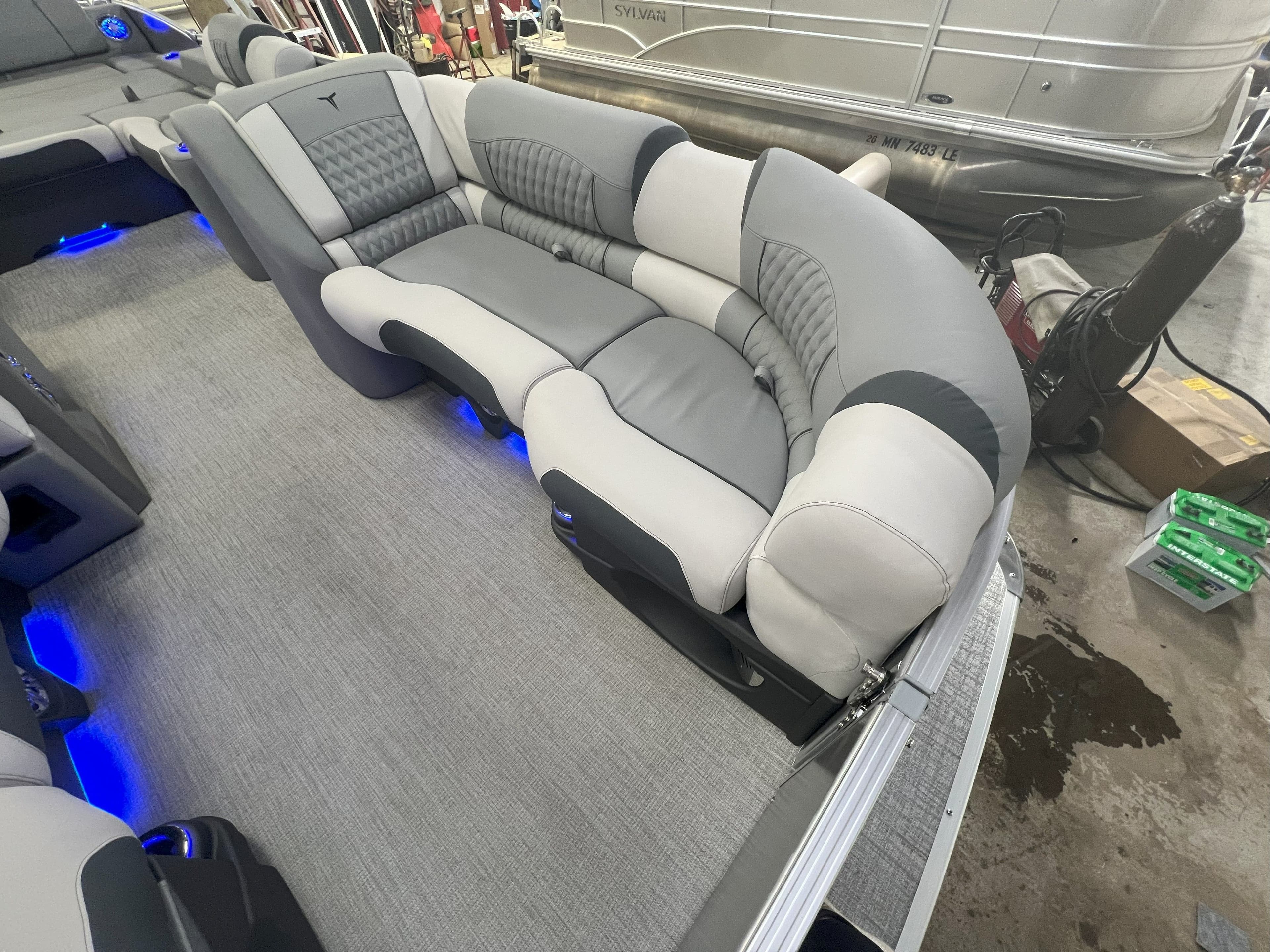 2025 Tahoe Cascade VRL 2385 Swingback - 9