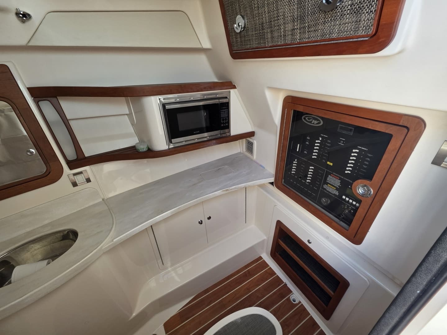 2019 Grady-White Freedom 375 - Image 25