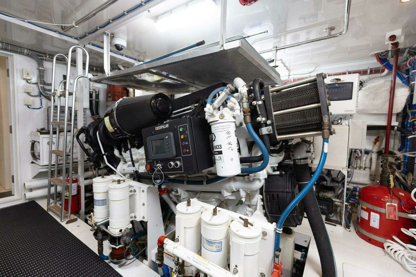 2014 Hatteras 80 - Image 82