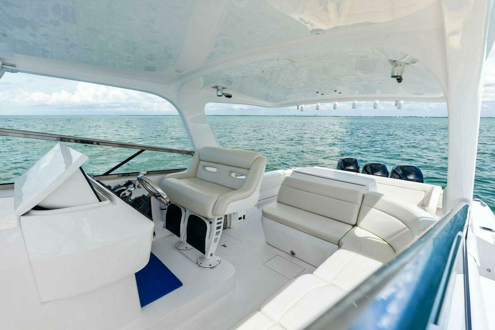 2018 Intrepid 430 Sport Yacht - Image 32