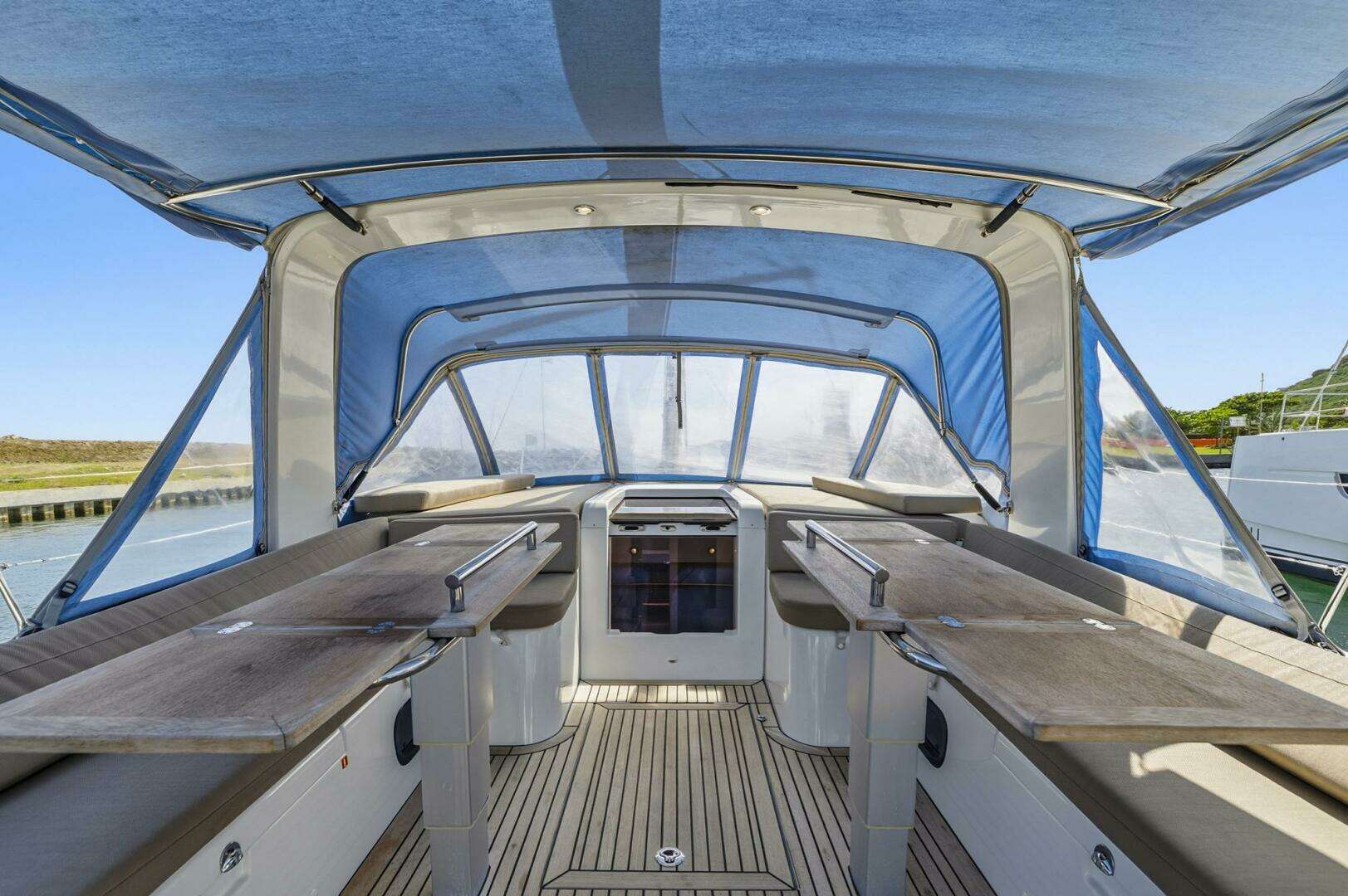 2024 Beneteau Oceanis Yacht 54 - Image 12