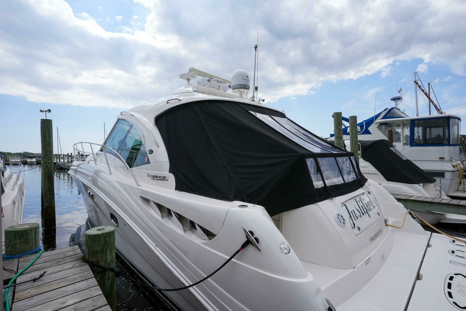2010 Sea Ray 500 Sundancer - Image 3