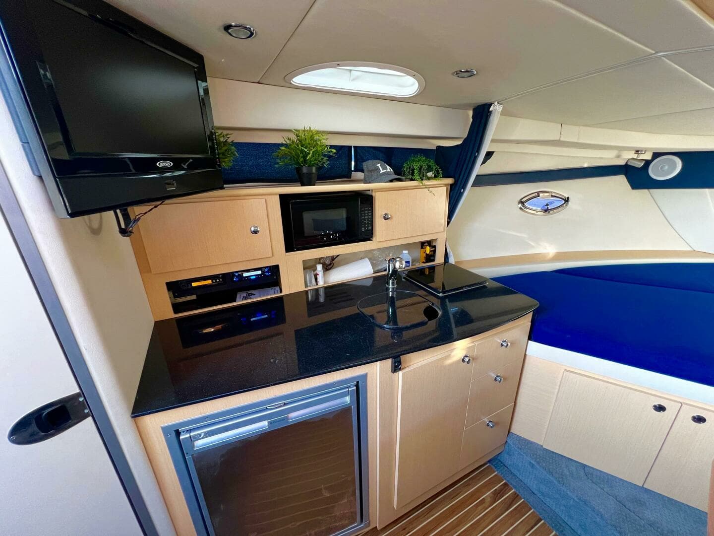 2012 Bayliner 335 - Image 35