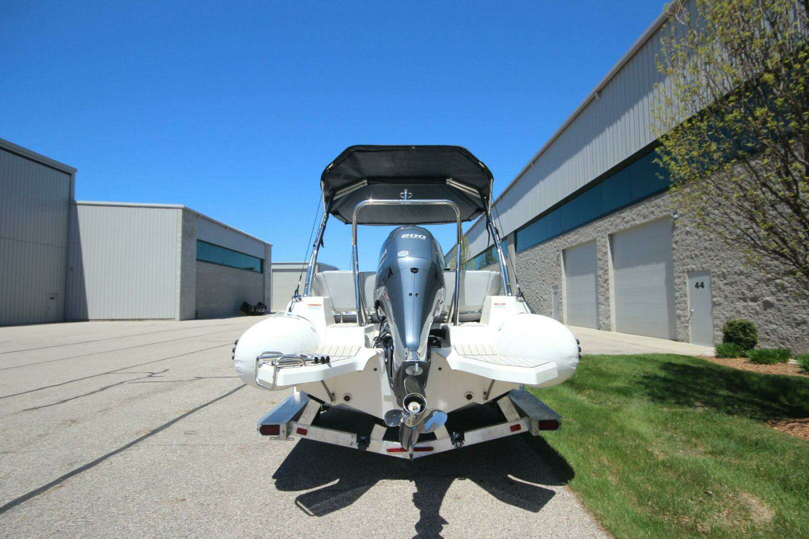 2025 Zodiac Medline 6.8 NEO - Image 6