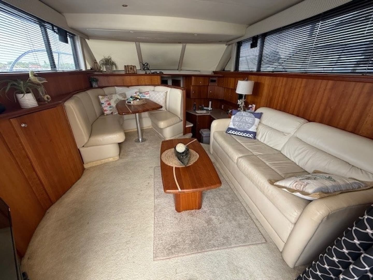 2001 Silverton 42 Convertible - Image 17