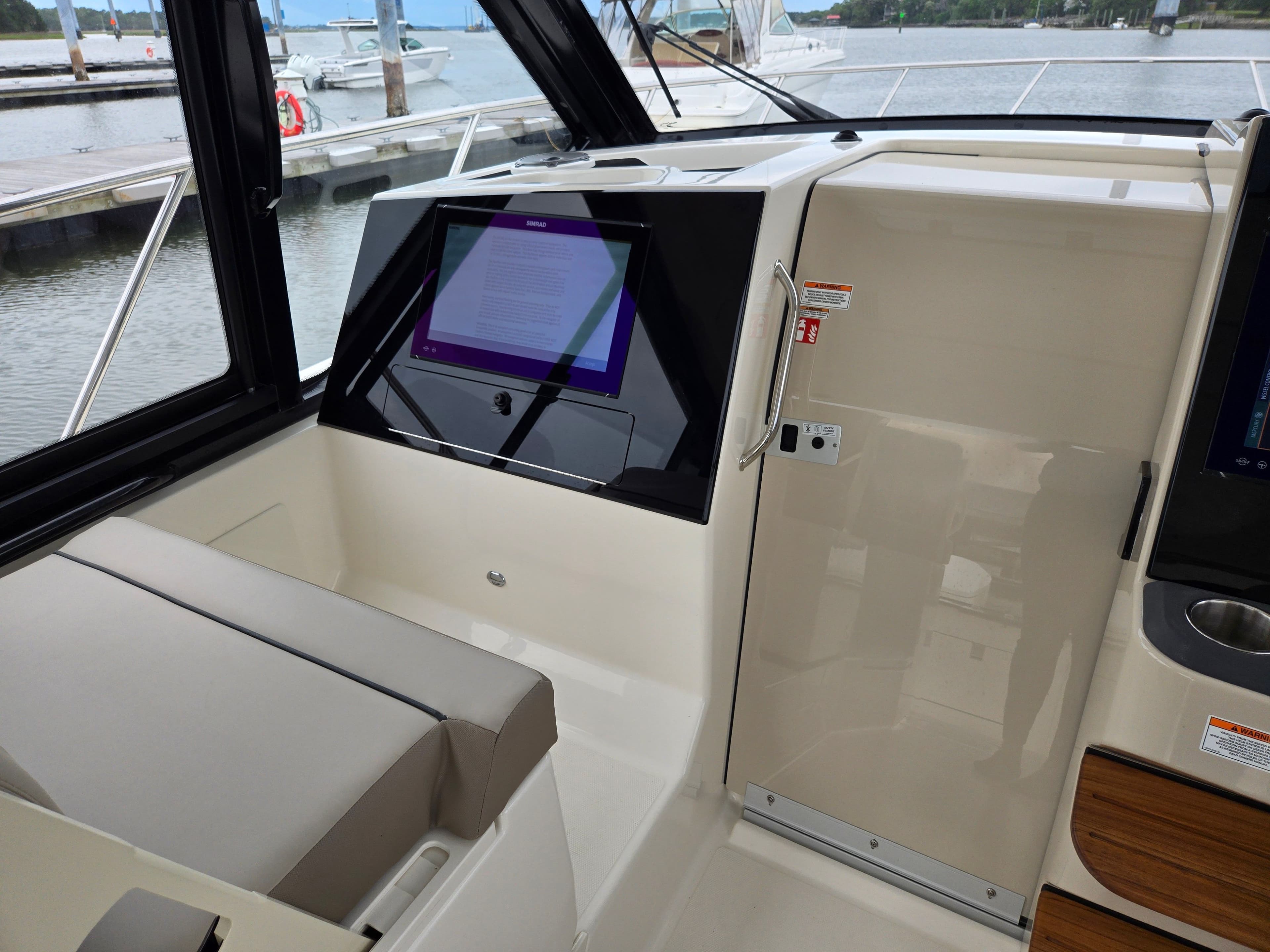 2026 Boston Whaler 365 Conquest - 27