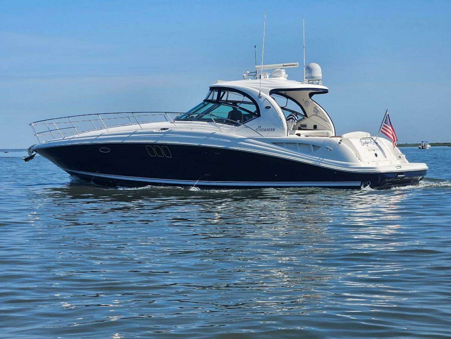 2006 Sea Ray 44 Sundancer - Image 2