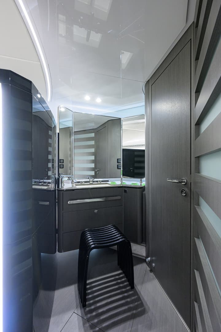 2019 Azimut S7 - Image 97
