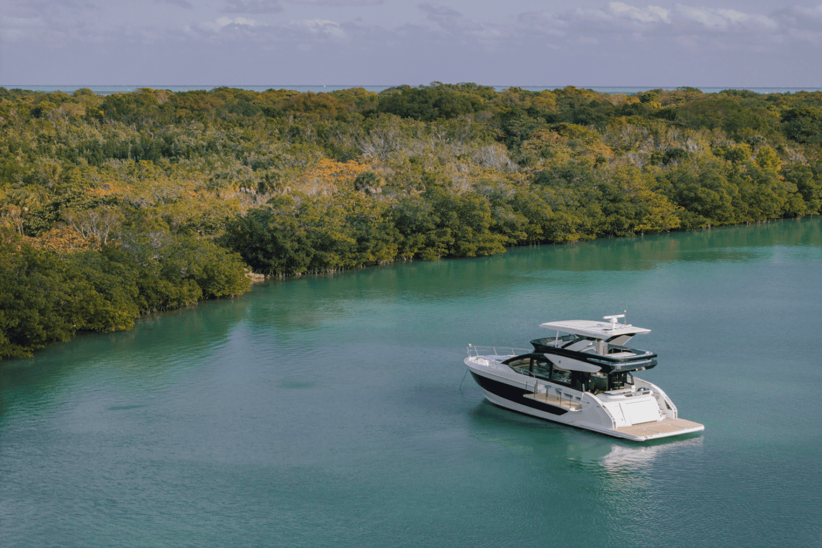 2026 Cruisers Yachts 57 FLY - Image 12