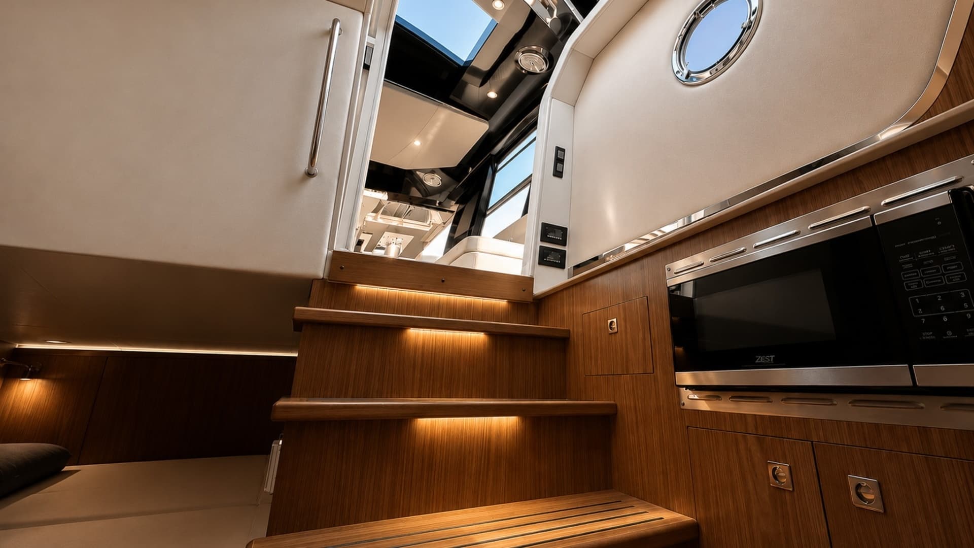 2024 Cruisers Yachts 50 GLS - Image 29