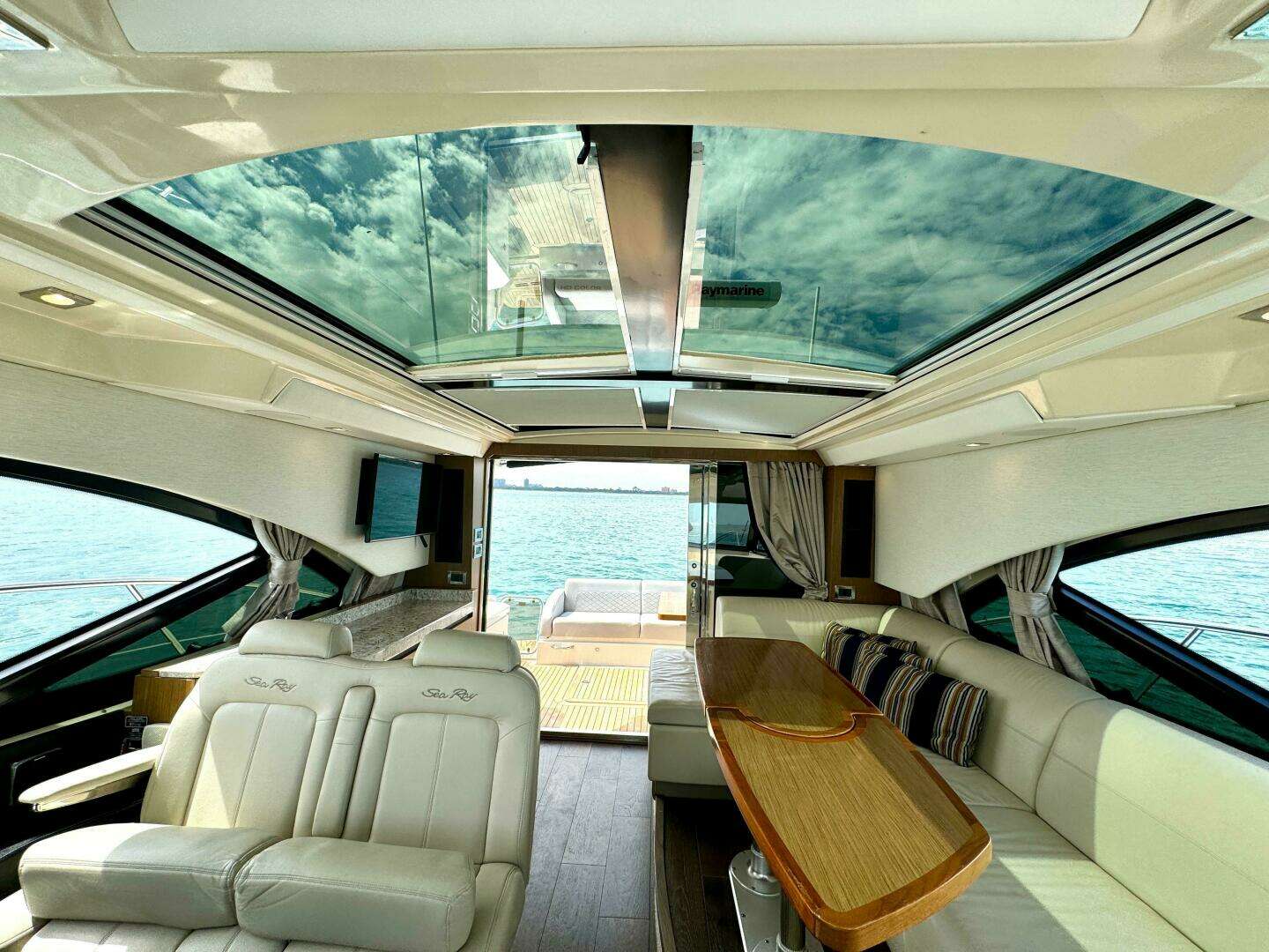 2017 Sea Ray 510 Sundancer - Image 57
