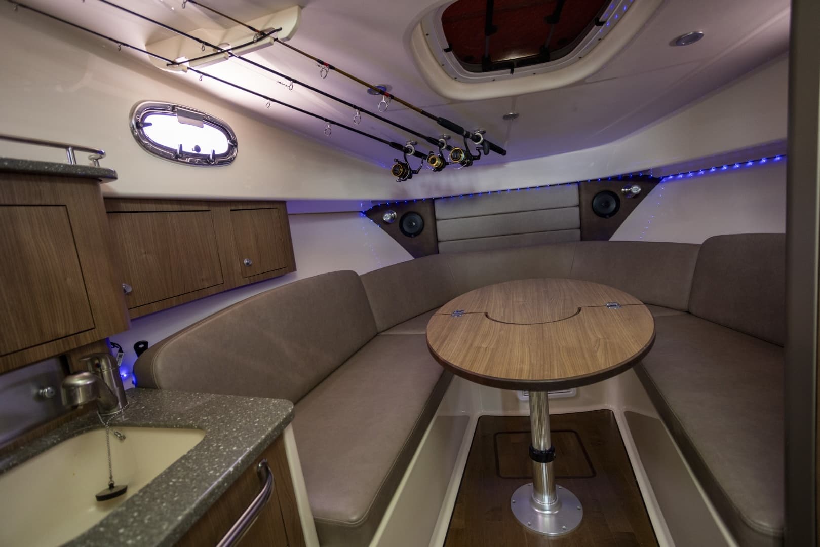 2014 Boston Whaler 315 Conquest - Image 24