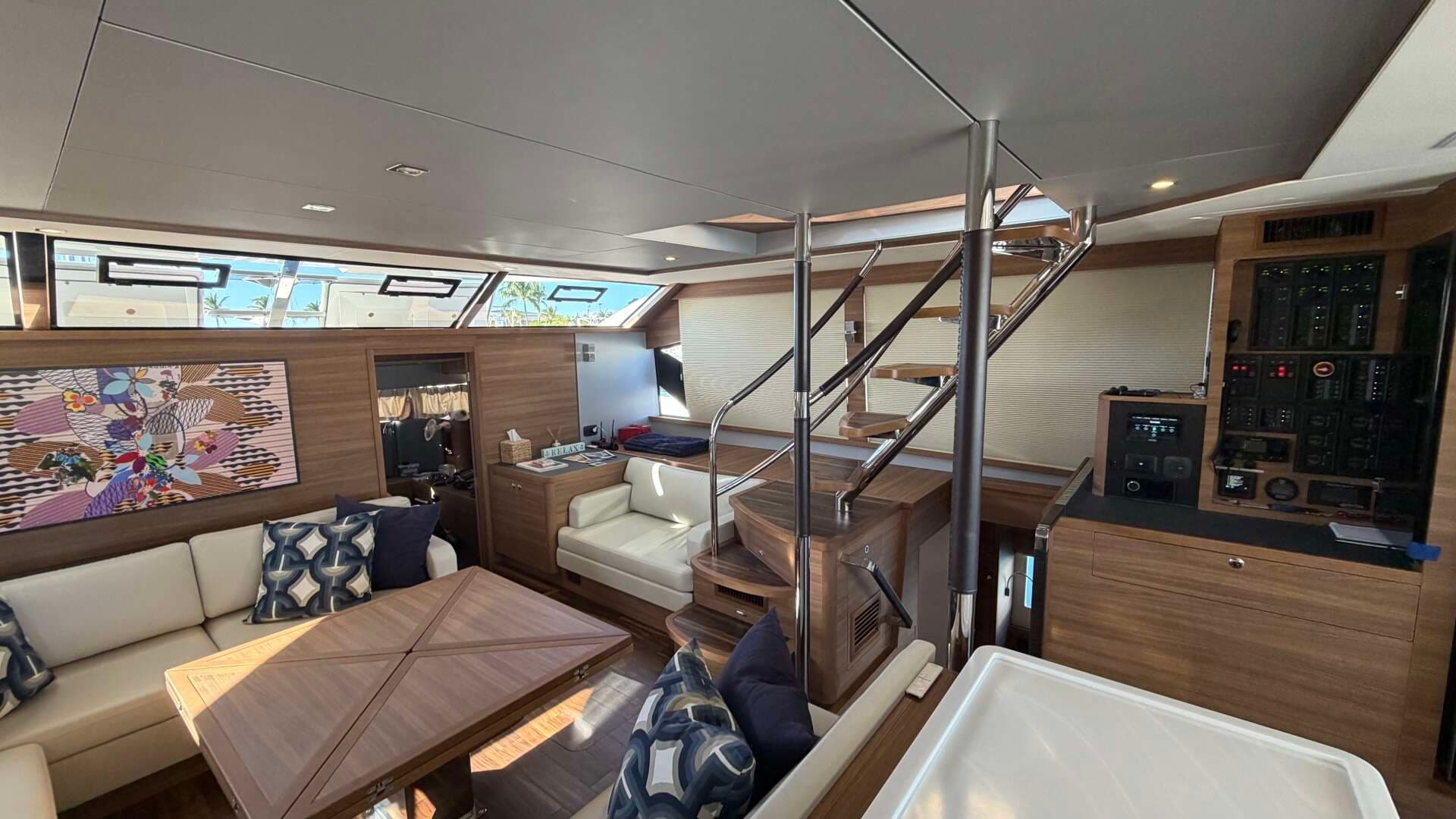 2025 Aquila 54 ENCLOSED BRIDGE - Image 58