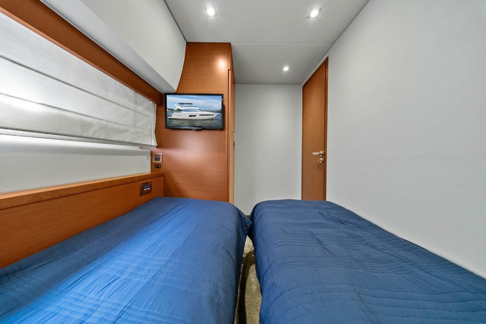 2015 Prestige 550 - Image 53