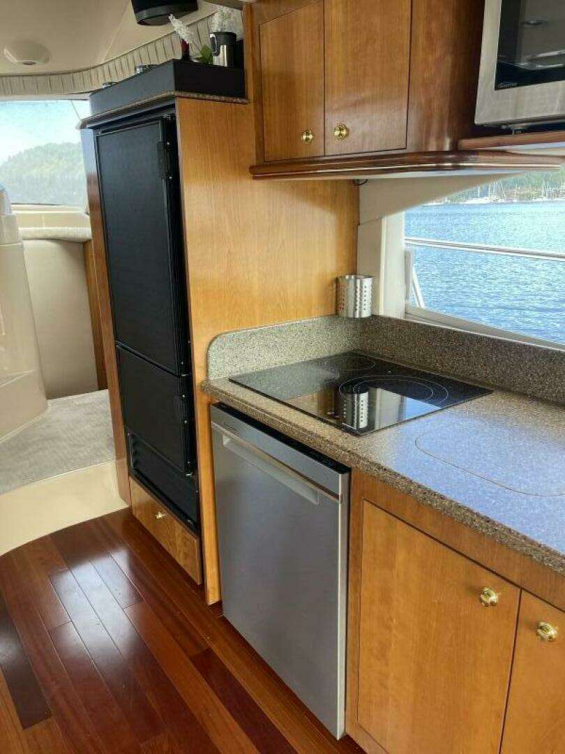 2001 Cruisers Yachts 5000 Pilothouse - Image 22