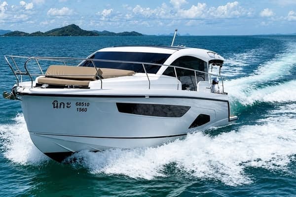 2023 Sealine SC335 - Image 1
