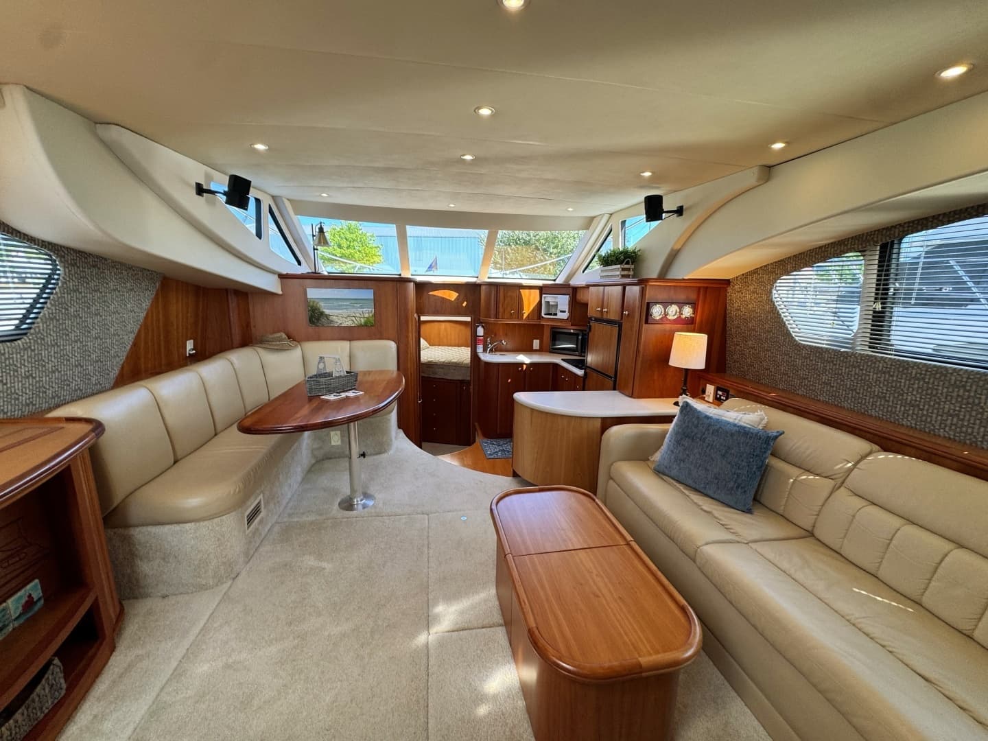 2002 Silverton 39 Motor Yacht - Image 38