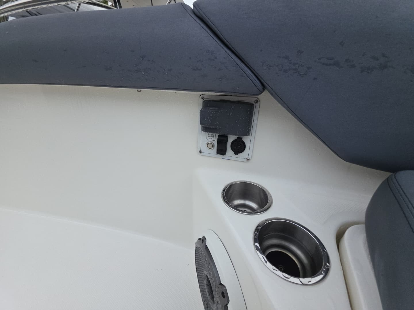 2021 Boston Whaler 420 Outrage - Image 39