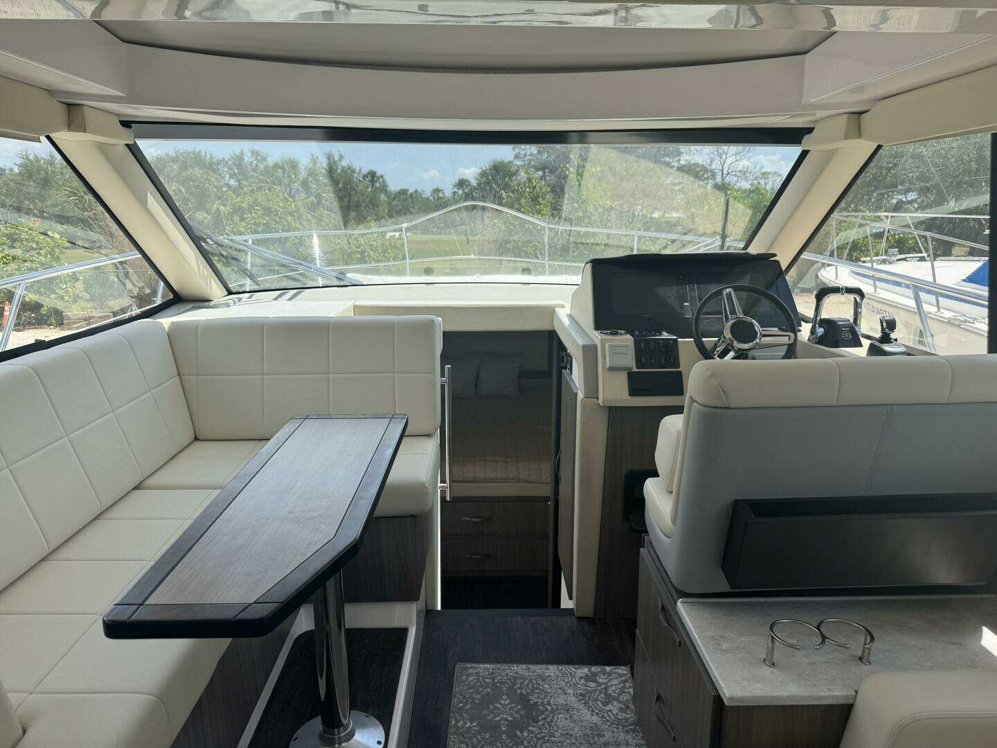 2021 Regal 38 XO - Image 9