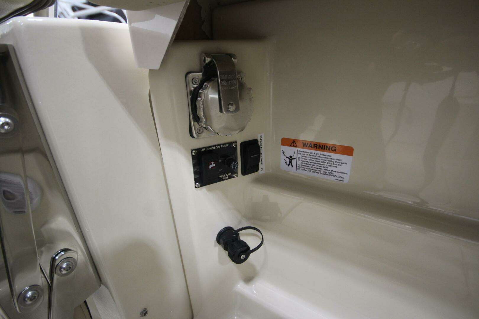 2026 Ranger Tugs R-23 Luxury Edition - Image 29