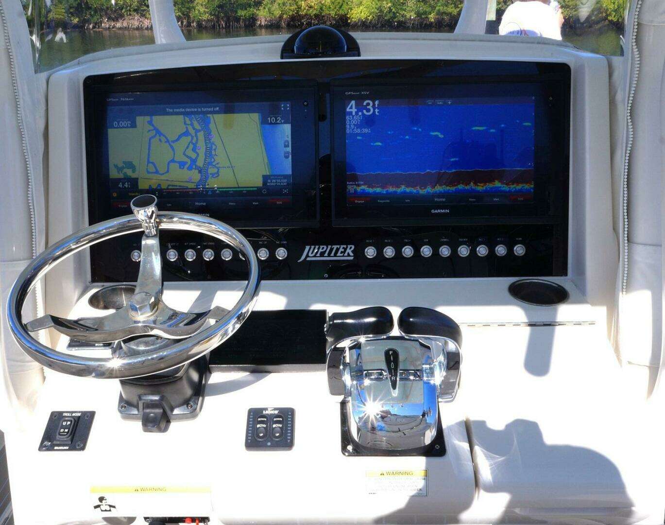 2015 Jupiter 30 FS - Image 8