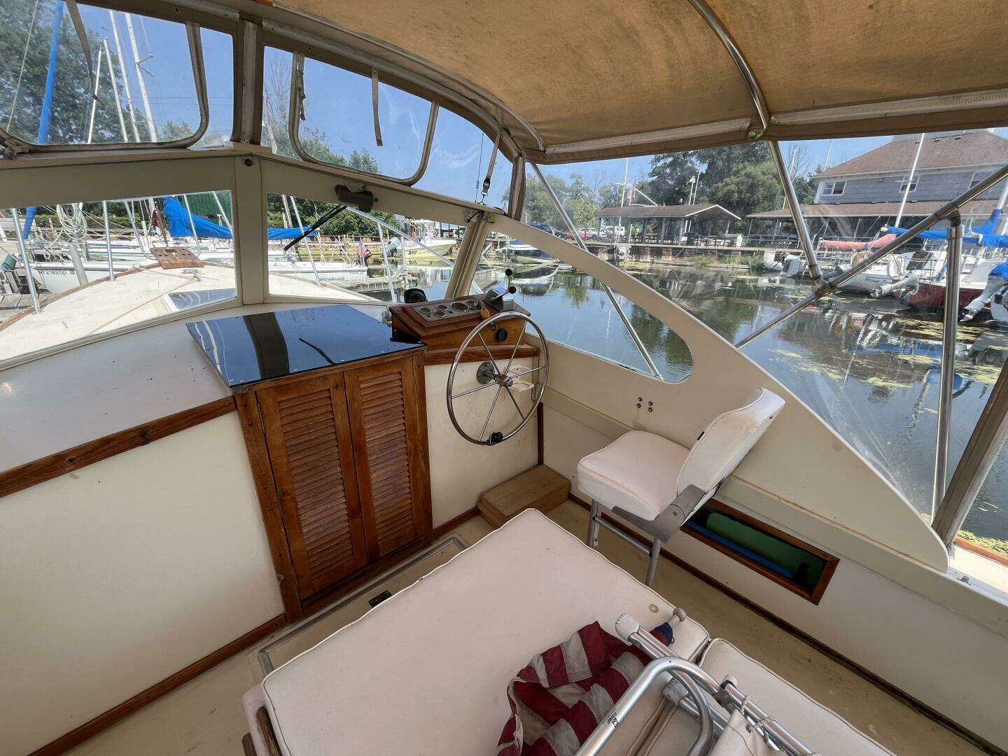1981 Dyer Dyer 29 Flush Deck-Bass Boat - Image 10
