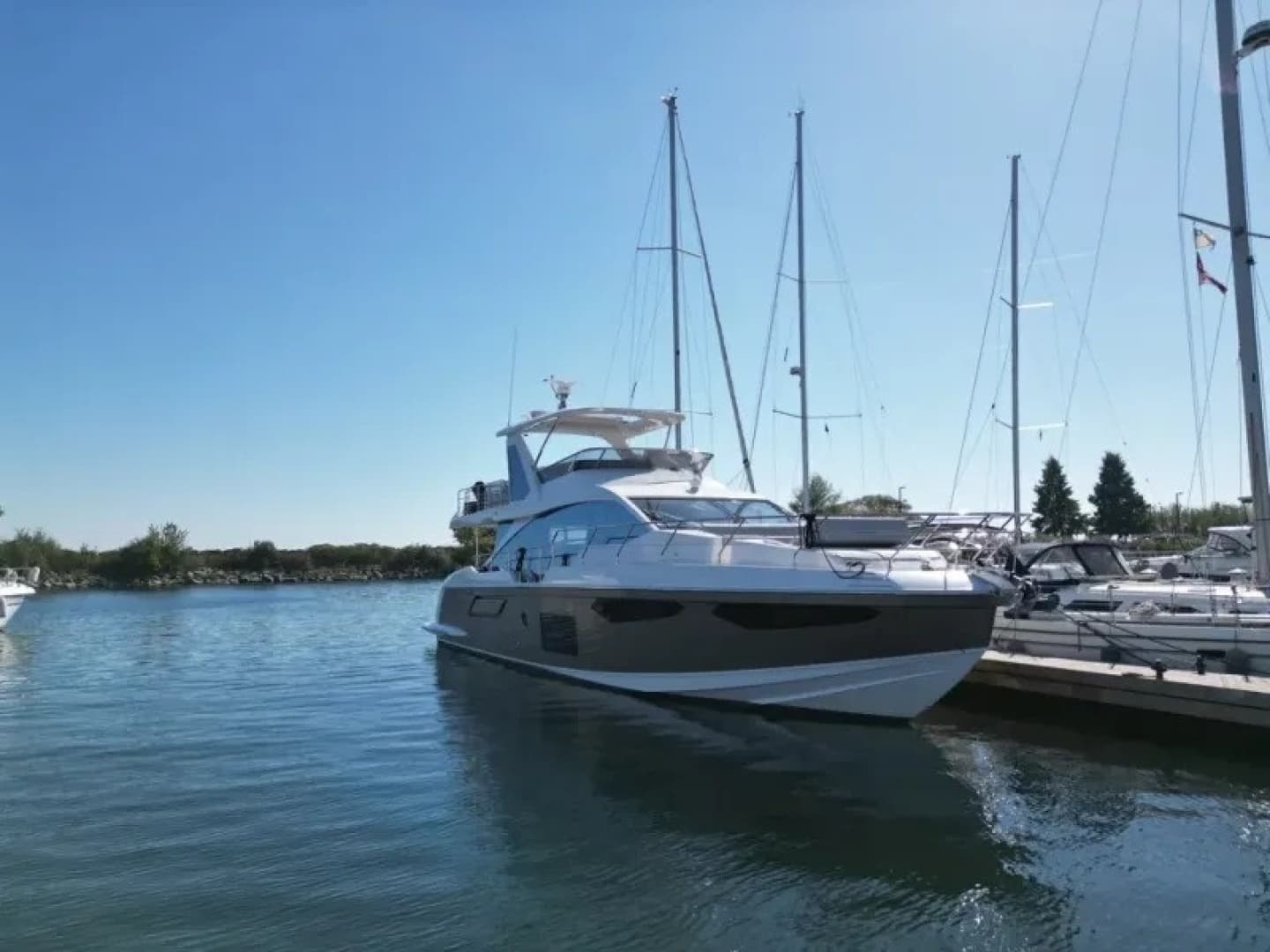 2024 Azimut FLY 60 - Image 5