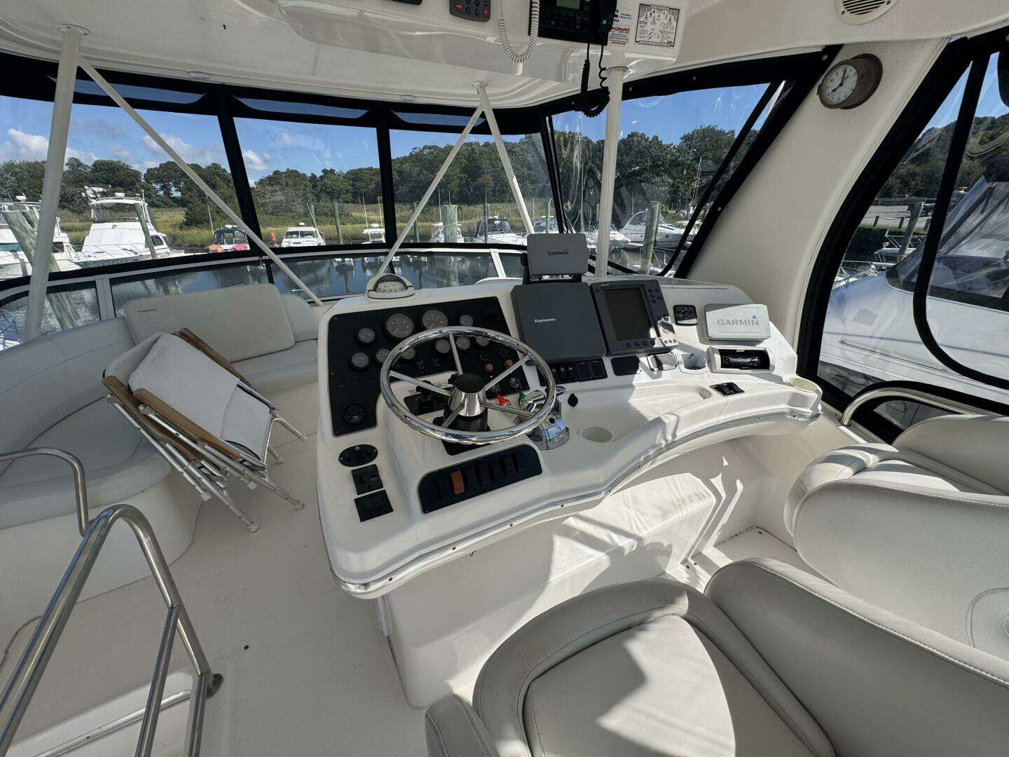 2003 Silverton 42 Convertible - Image 19