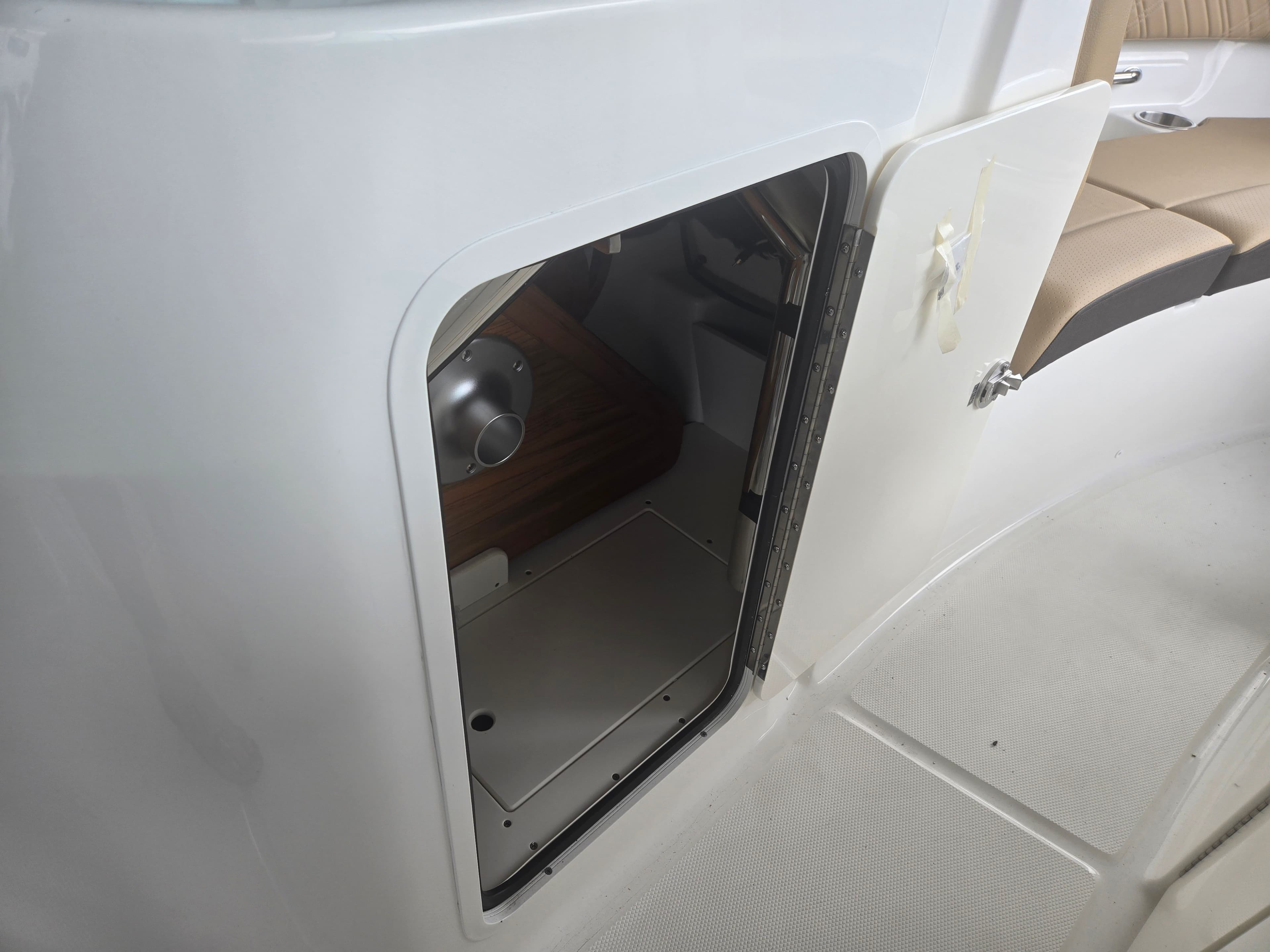 2026 Sea Ray SDX 230 Outboard - 12