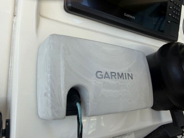 Garmin device on a 2016 Sailfish 275 DC boat.