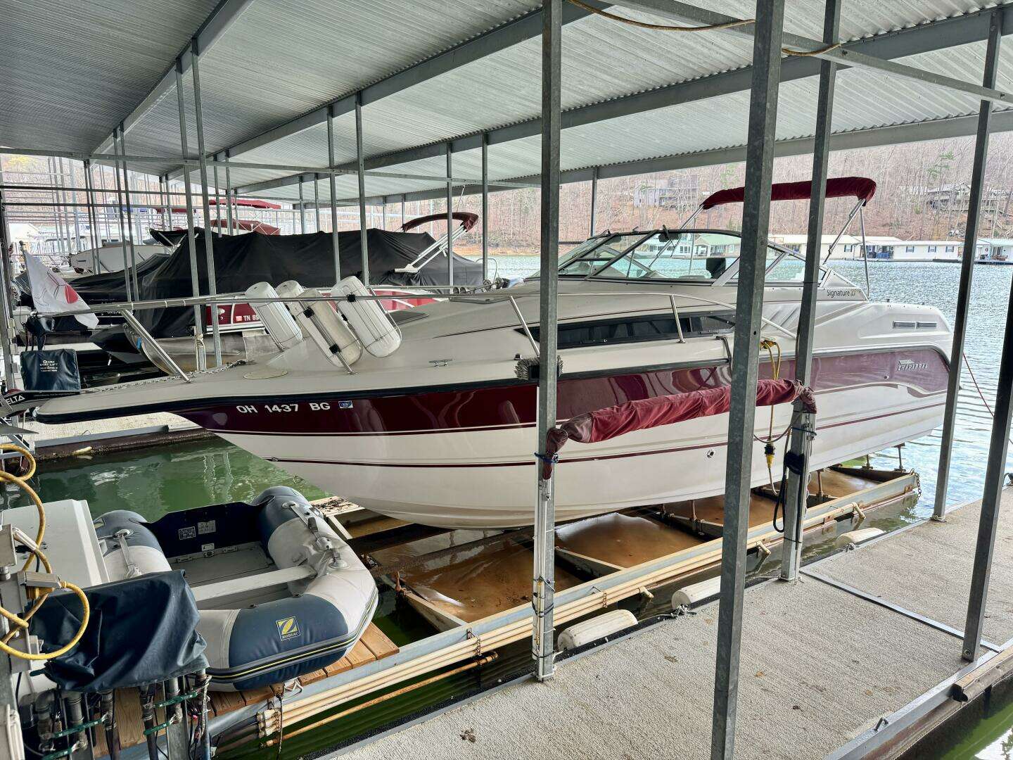 1994 Chaparral Signature 27 Cabin Cruiser - Image 2