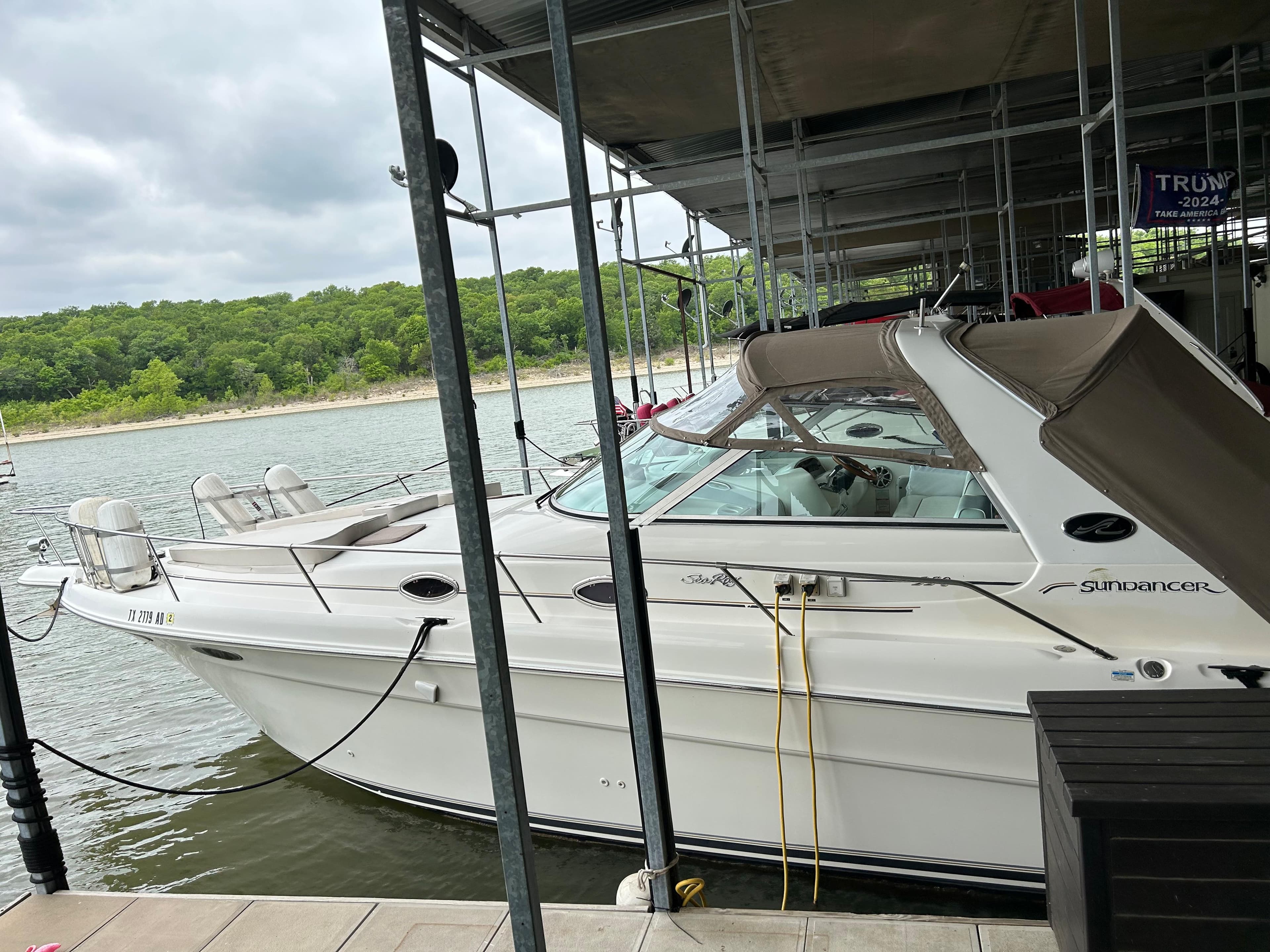 1997 Sea Ray Sundancer 330