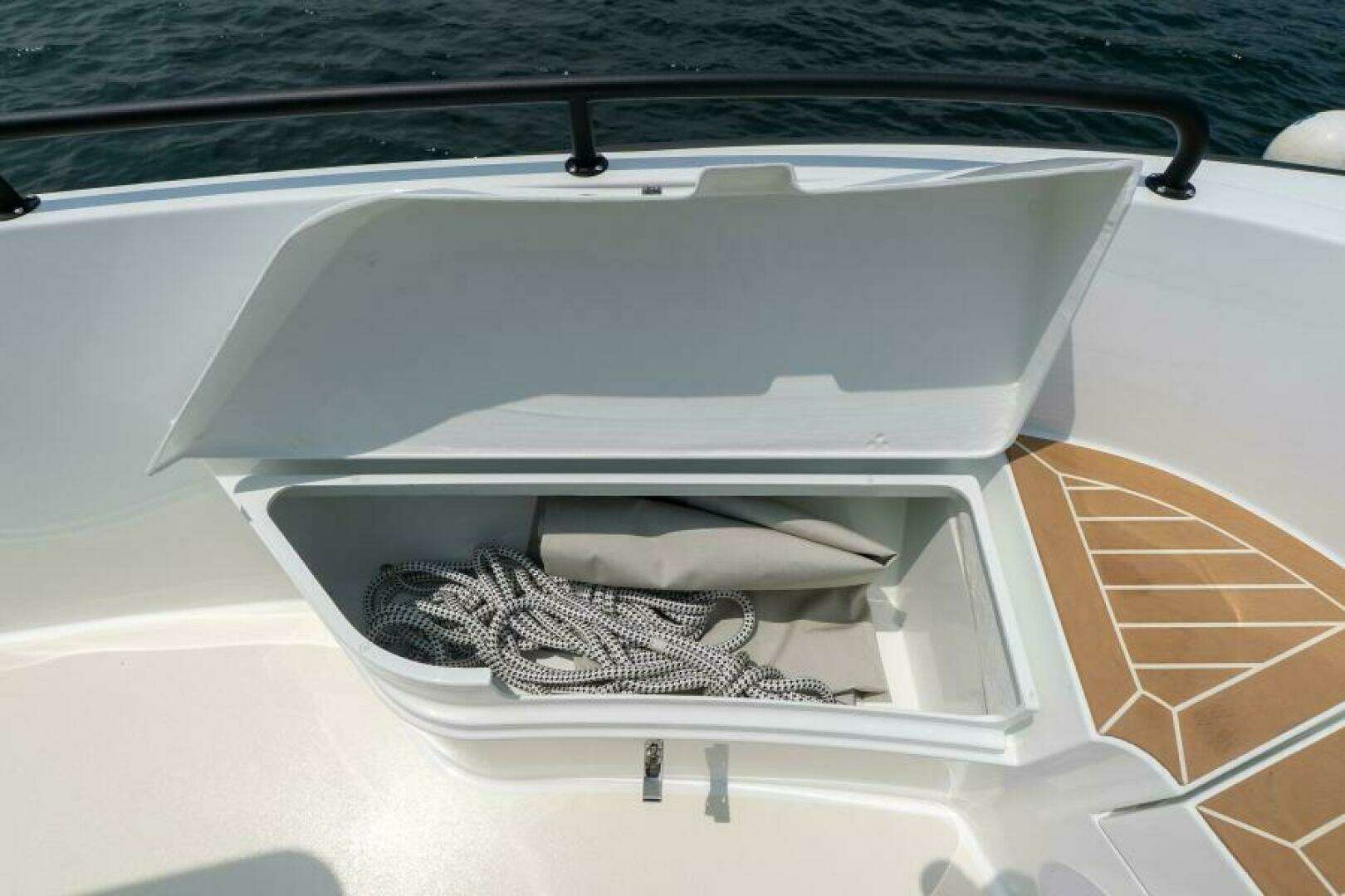 2027 Targa 32 - Image 31