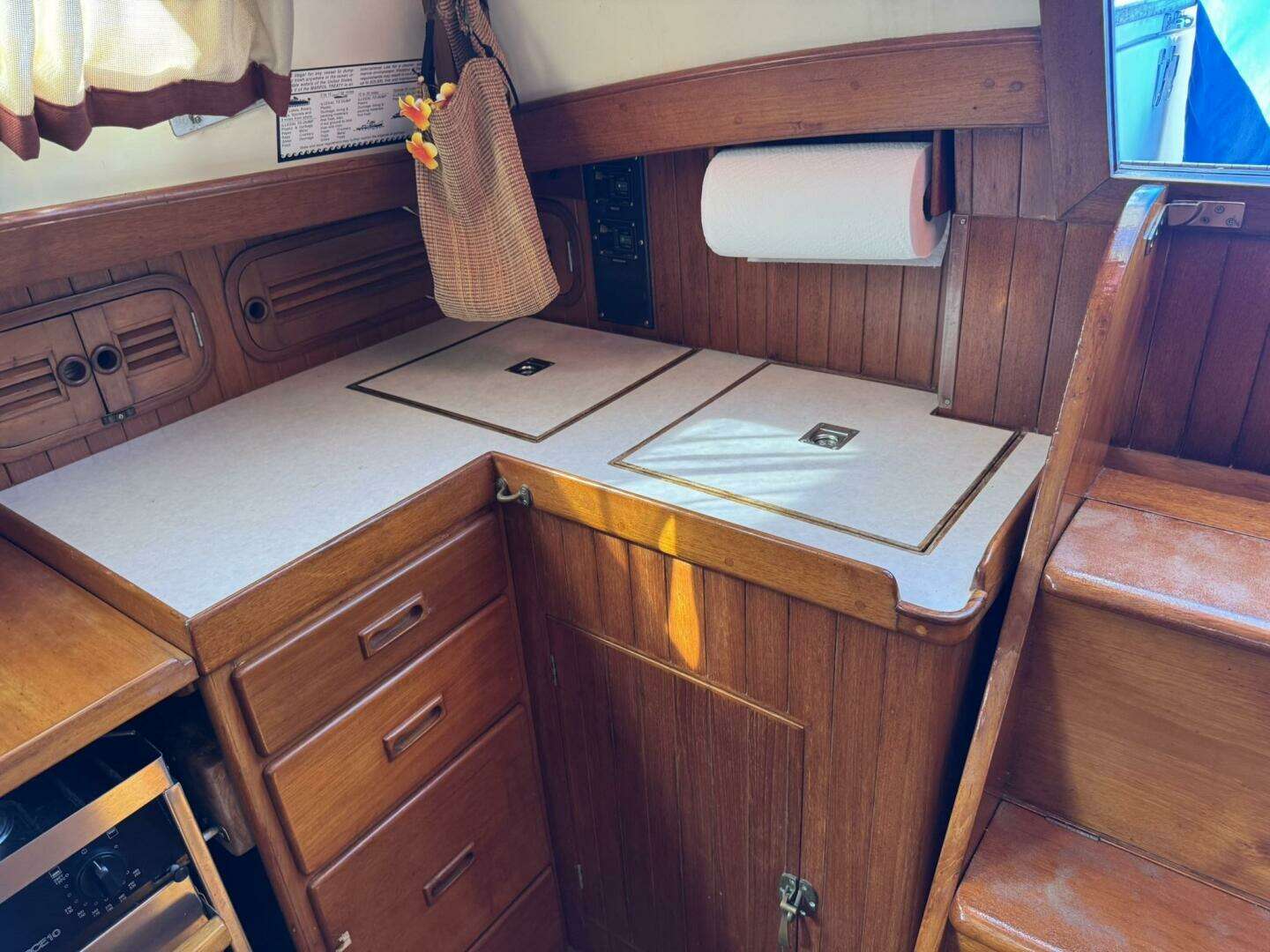 1987 Tayana 42 Vancover Aft Cabin - Image 104