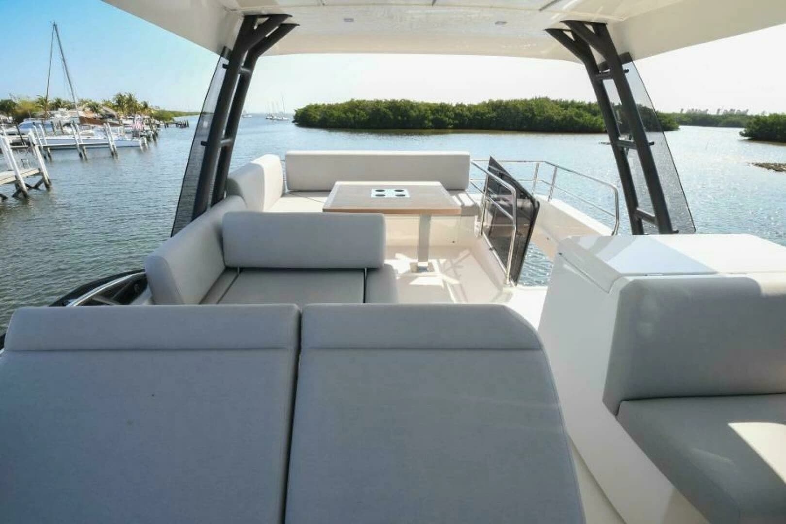 2023 Prestige 520 Flybridge - Image 22