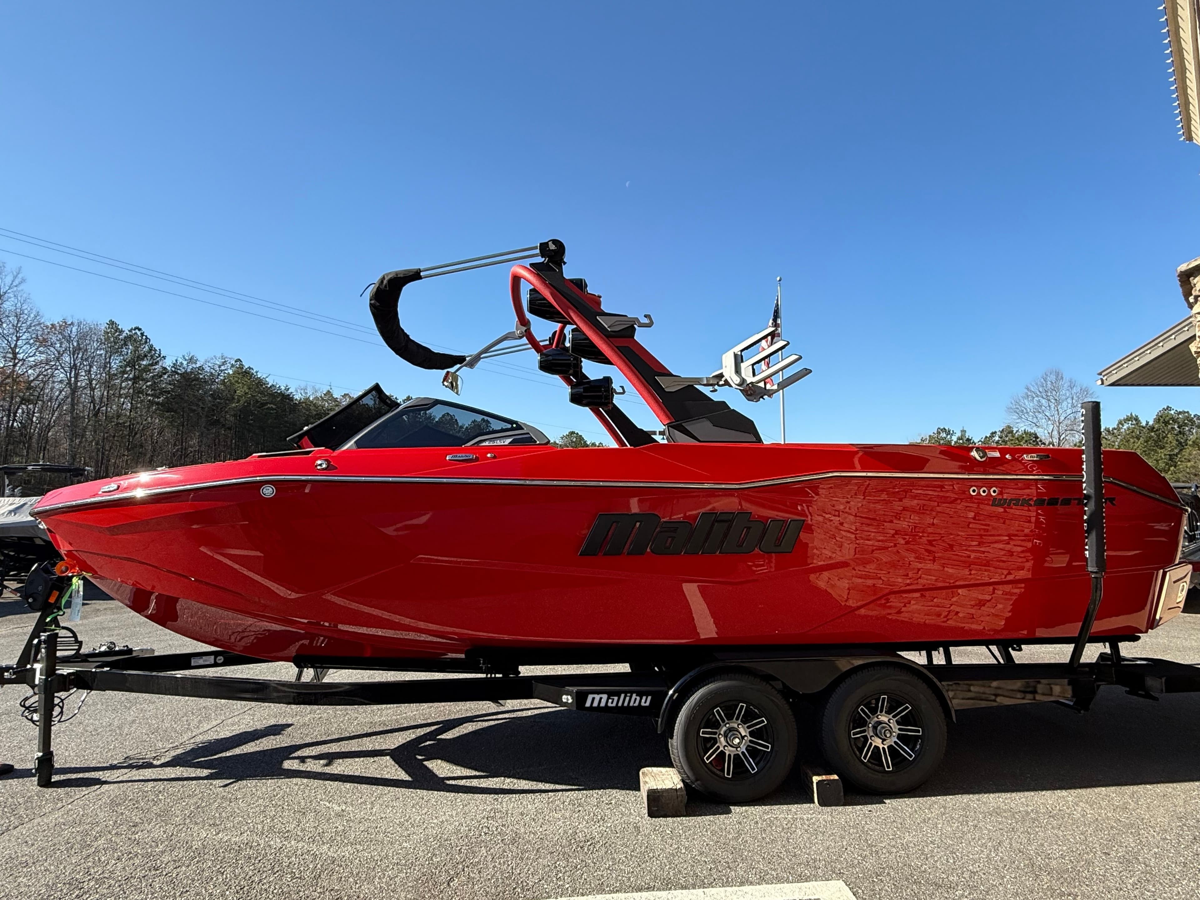 2026 MALIBU 25 LSV - Image 3