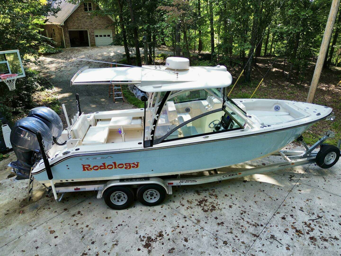 2022 Cobia 280 DC - Image 2