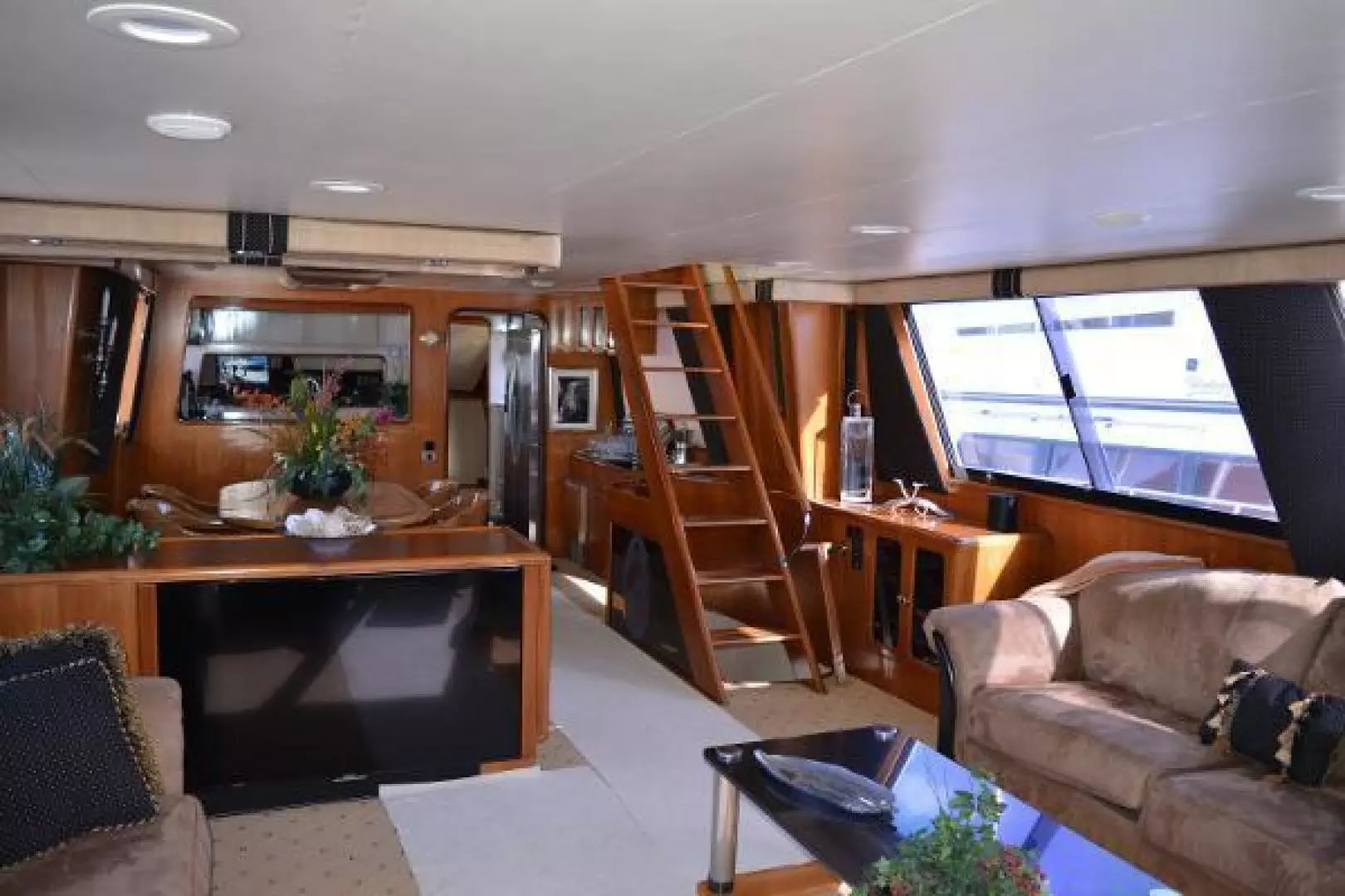 1989 Viking Motor Yacht - Image 55