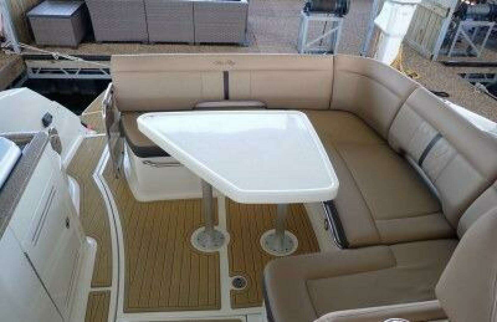 2016 Sea Ray 350 Sundancer - Image 13